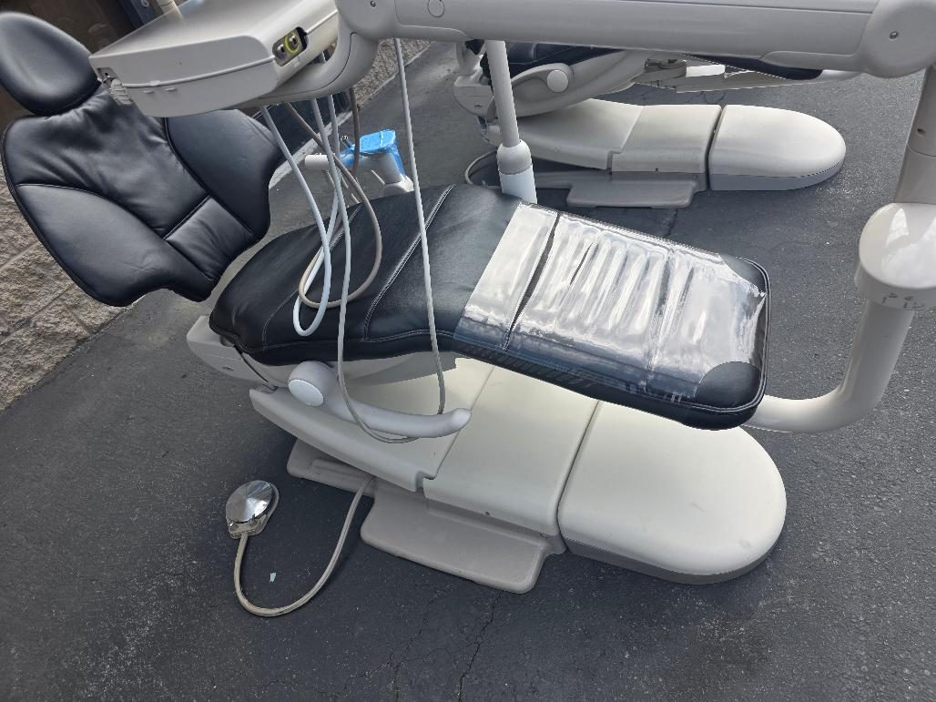 A-dec 511 Dental Chair